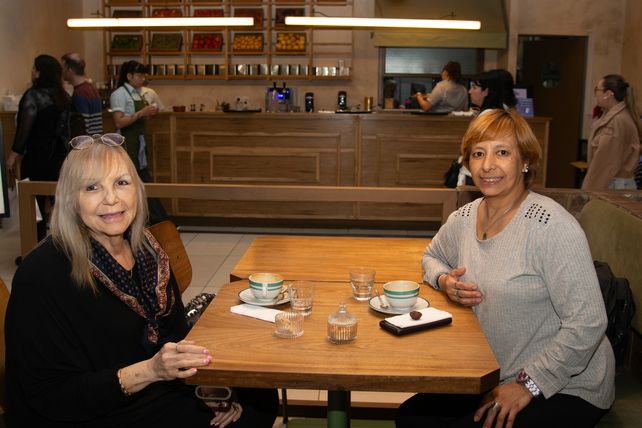 Ana María Barrios y Silvia García &nbsp;