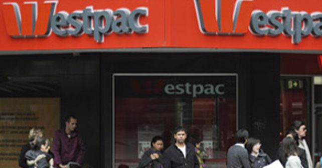 Una pareja se fuga luego de que el banco le depositara por error 6 millones de d&oacute;lares