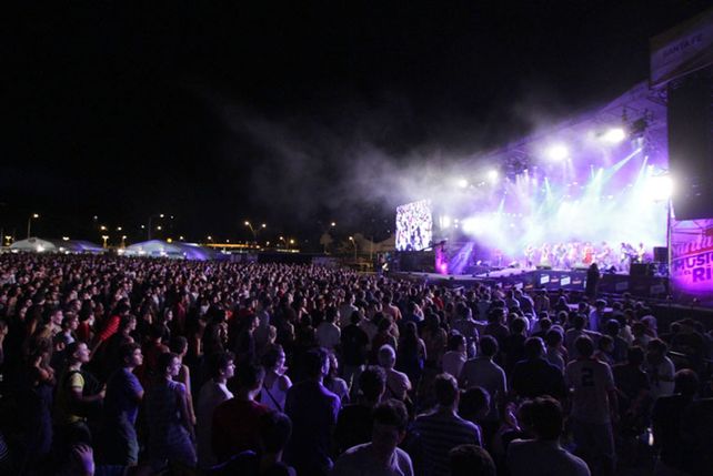 Unas 100 mil personas disfrutaron de Música en el Río en el Puerto