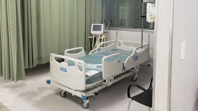 Una mujer que estaba internada en terapia intensiva e intubada