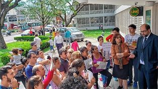 Paraná pionera. Veteranos y veteranas de las asambleas que pican al poder político, económico y judicial con estudios, preguntas y exigencias.