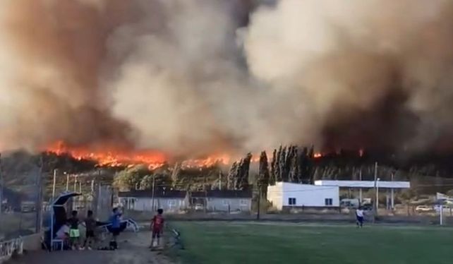 La lluvia salvó de un incendio aún más trágico a la Comarca Andina