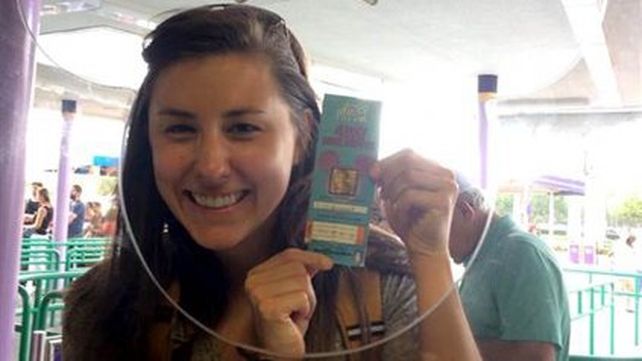 Halló un ticket que su papá compró hace 22 años para ir a Disney y se llevó una sorpresa