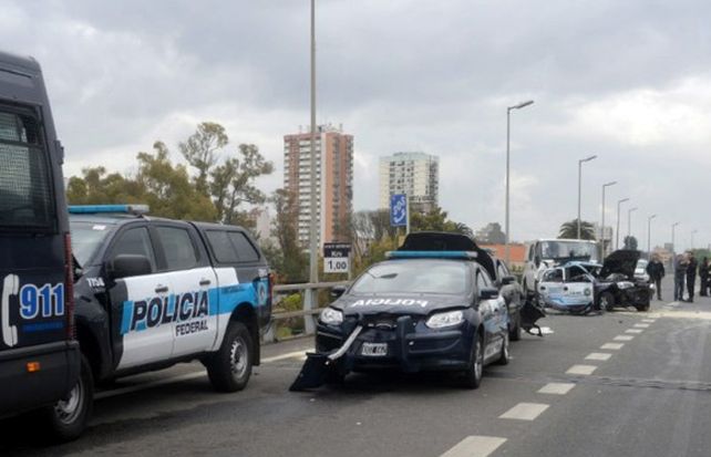 El accidente ocurrió en una autopista porteña frente a la cancha del club Vélez Sarsfield.