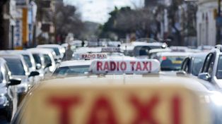 Con gran convocatoria, choferes de taxis y remises se movilizaron para pedir por seguridad