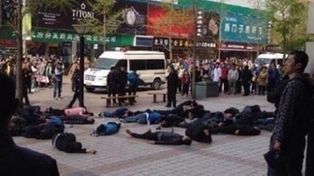 Más de 30 taxistas fueron hospitalizados tras intentar suicidio masivo
