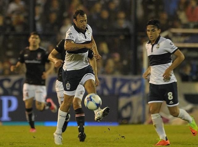 Lanús pisa el Bosque para enfrentar a un entonado Gimnasia