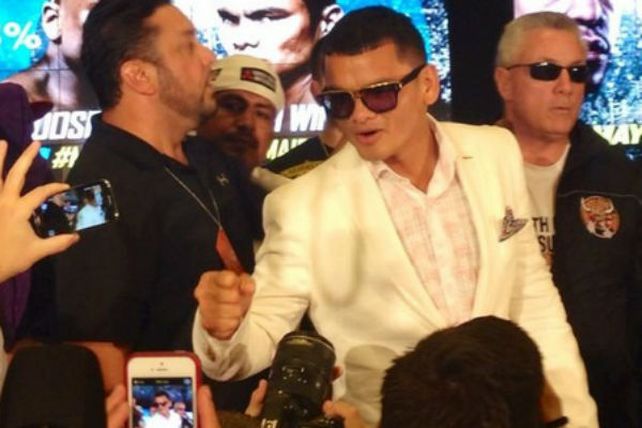 Lotería de Santa Fe entrega un reconocimiento al “Chino” Maidana