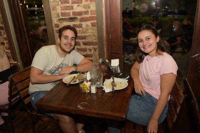 Renzo Beccari y Lara Saldivi.