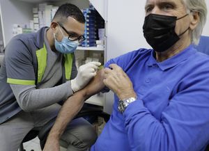 AstraZeneca promete que a fin de marzo la vacuna tendrá una distribución avanzada