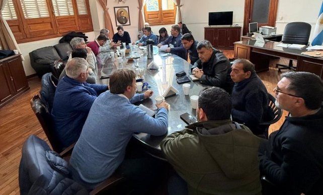 Paritaria municipal: los intendentes ofrecieron un incremento salarial del 7%