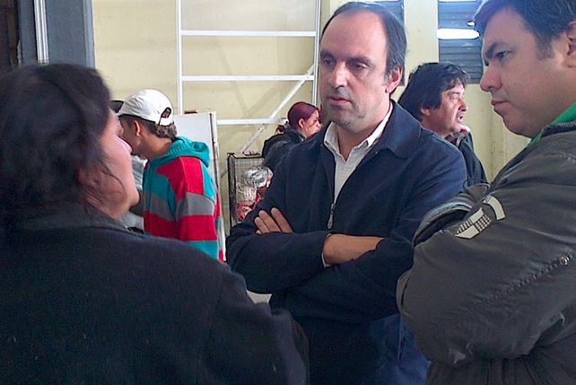 El intendente monitoreó la zona y dialogó con las familias evacuadas.