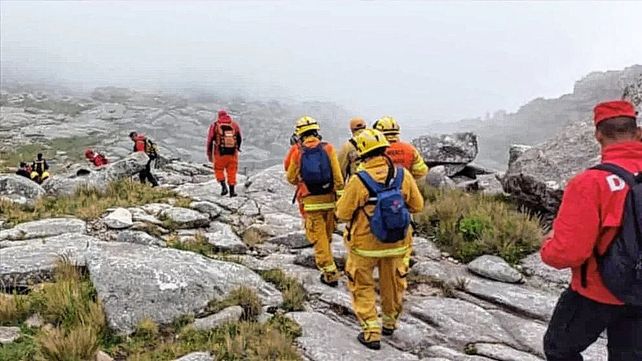 Deben rescatar a los estudiantes tras que muerió su compañera en el cerro Champaquí