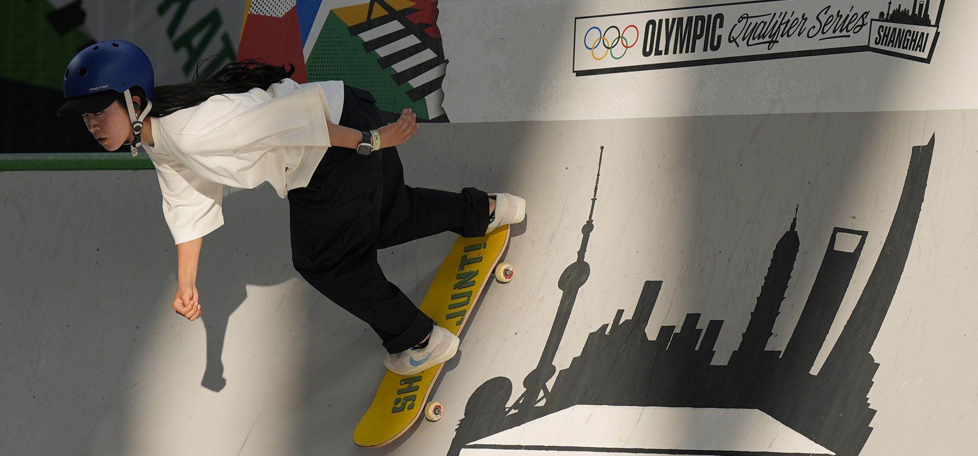 La skater japonesa Funa Nakayama practica un día antes de competir en la Serie Clasificatoria Olímpica de 2024 celebrada en Shanghai, el miércoles 15 de mayo de 2024. (Foto AP/Ng Han Guan) La skater japonesa Funa Nakayama practica un día antes de competir en la Serie Clasificatoria Olímpica de 2024 celebrada en Shanghai, el miércoles 15 de mayo de 2024. (Foto AP/Ng Han Guan)