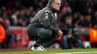 En Inglaterra dicen que Marcelo Bielsa seguir&iacute;a por un a&ntilde;o m&aacute;s como t&eacute;cnico de Leeds.&nbsp;