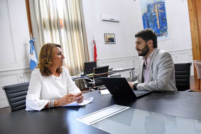 Mónica Fein se reunió con Maximiliano Pullaro. (Foto: Dirección de Comunicación Social / Marcelo Beltrame)