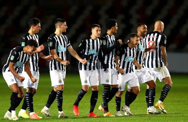 Newcastle avanzó a los 4º de final de la Copa de la Liga