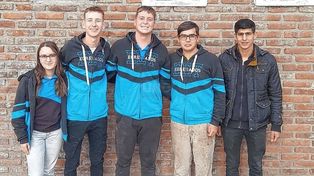 Estudiantes de 7° año. De la escuela técnica de la localidad de General Ramírez.