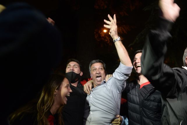 Newells: un año de despedidas y esquivo en resultados