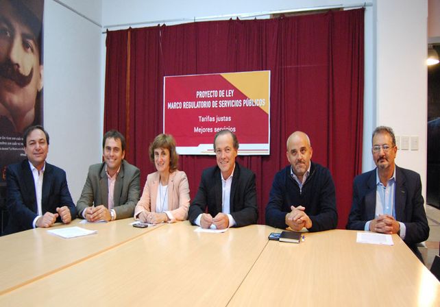 Contra el aumento. Los legisladores provinciales Ausburger