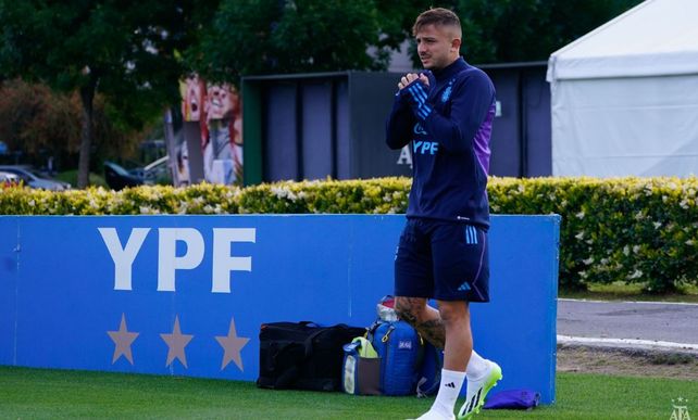 Pablo Maffeo sumó su primera práctica con la selección nacional conducida por Lionel Scaloni.