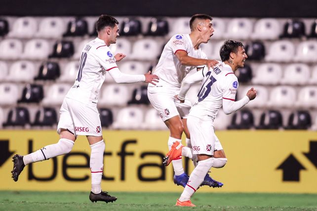 Independiente goleó a General Caballero en un duelo clave