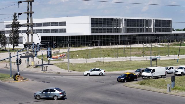 Hospital Regional Sur: llevar servicios al edificio demandará 10 millones de dólares