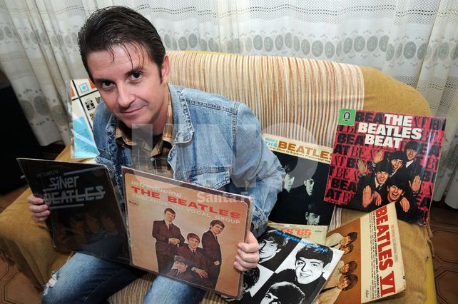Fanatismo. Su incondicional amor por la banda británica nació por casualidad. Hoy Cozzi tiene 113 discos que pertenecen a diferentes ediciones del grupo.
