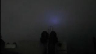 La aparición de luces extrañas en el cielo rosarino creó un misterio en redes.&nbsp;