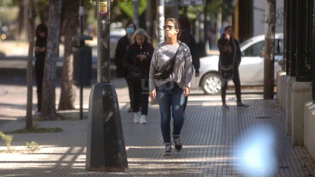 Lunes soleado y húmedo en la ciudad de Santa Fe