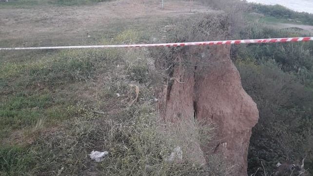Alarma. Es inminente el desmoronamiento de la zona afectada e insisten en que los vecinos deben evacuarla.