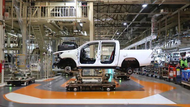 Unos 500 puestos de trabajo se recortarán en la planta Toyota de Zárate. Se habla del regreso a los dos turnos de producción.&nbsp;