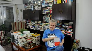 Mauricio Maronna, con su libro “Perro Negro”.