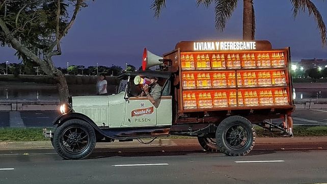 Ya pasea por los barrios el camión con la nueva Cerveza Santa Fe Pilsen