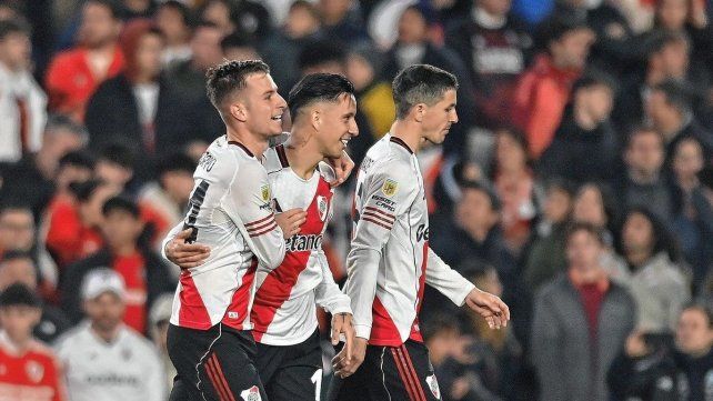 River festejó de local ante Godoy Cruz.