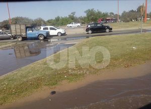 Fue solucionada la rotura del caño en la Costanera