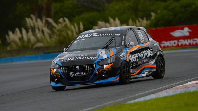 Un tapado en la C2. Martín Leston obtuvo su primera pole position y se la sacó del buche a Exequiel Bastidas en el mismo final.