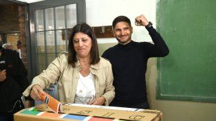 Votó Clara García: Santa Fe será un gran ejemplo de acuerdo político