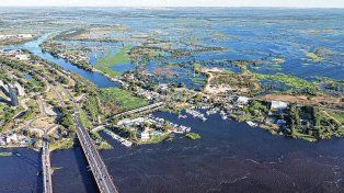 Capturas aéreas de UNO Santa Fe sobre la crecida del Paraná.