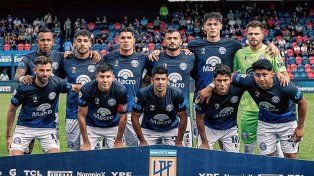 Independiente Rivadavia, que viene de cuatro victorias al hilo, cierra el año en Mendoza ante Deportivo Riestra.