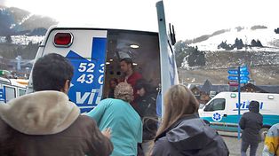 Ocho personas resultaron heridas al descarrilar una aerosilla en el cerro Catedral