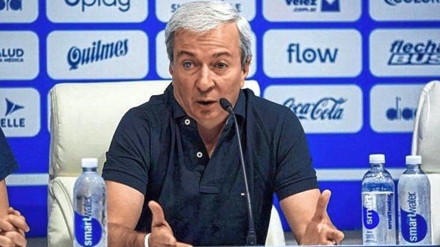 El presidente de Vélez habló de la fallida venta de Gómez y dejó todo su apoyo al DT Domínguez.