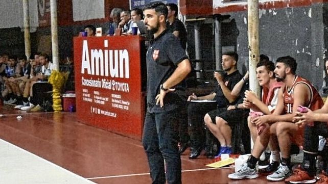 Básquet: Colón suma a Ciprian como entrenador