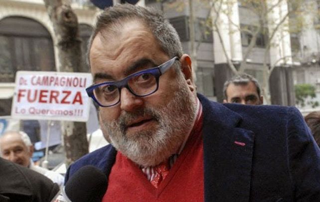 El periodista usó como disparador de su resistido comentario las diversas posibilidades que incluyó Facebook en los perfiles de usuarios.