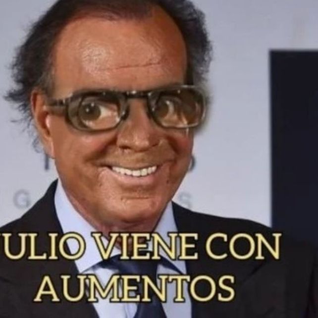 Cambia el mes y vuelven los memes de Julio Iglesias