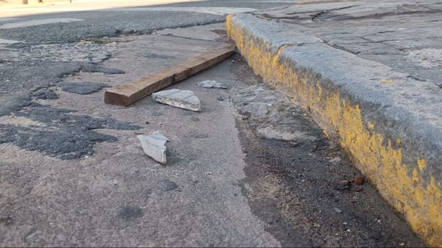 Feroz pelea frente a un boliche de Pichincha: a un joven le asestaron un fuerte golpe con un palo y quedó tendido en el piso.&nbsp;