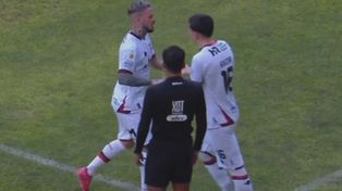 Darío Benedetto pidió el cambio y entra Thiago Gigena en Newells. El Pipa duró media hora ante Mazatlán.