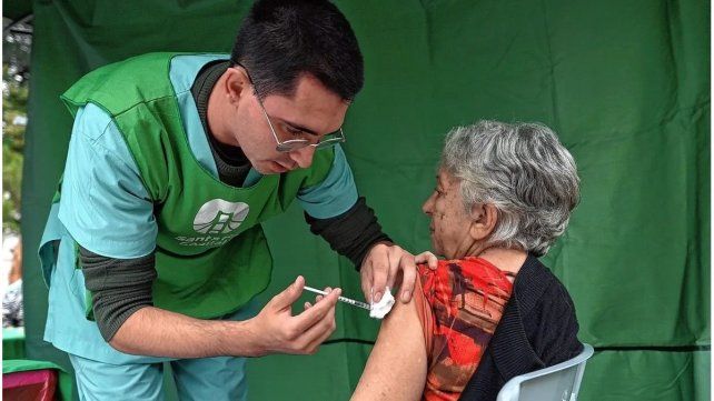 La Municipalidad y el Ministerio de Salud de Santa Fe, en la primera semana, ya aplicaron más de 900 vacunas