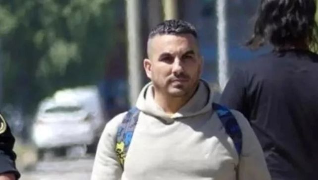 Fabián Tablado asesinó de 113 puñaladas a su novia Carolina Aló en 1996. Ahora está radicado en Cañada de Gómez.