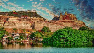 Cartagena de Indias es conocida por su clima troplical y también es un destino popular por sus playas
